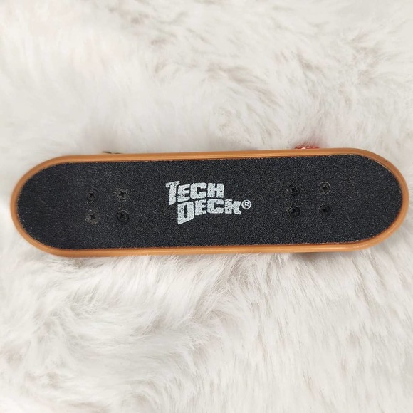 Tech Deck Sugar Skate Co. Mini Finger Skateboard - Picture 4 of 4